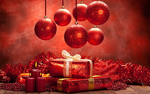 cajas de regalo rojas con adornos, nieve, adornos navideños, regalos, decoraciones, rojo, velas, Fondo de pantalla HD HD wallpaper