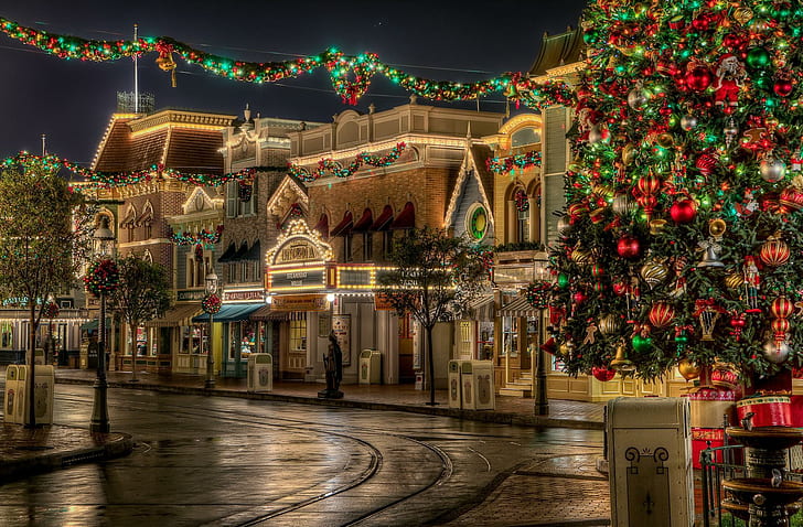 дърво, подаръци, Коледа, улица, светлини, красота, празник, дърво, подаръци, Коледа, улица, светлини, красота, празник, HD тапет
