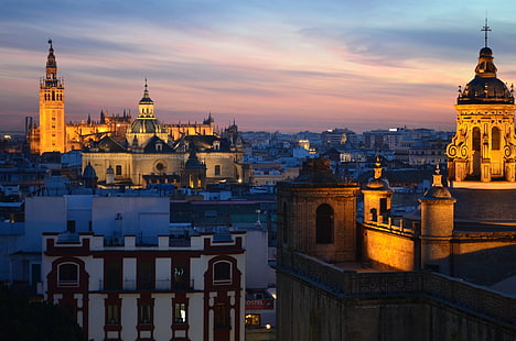 المدن ، إشبيلية ، الأندلس ، الكاتدرائية ، المدينة ، الليل ، إسبانيا ، الشفق، خلفية HD HD wallpaper