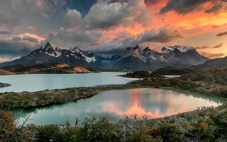 kahverengi ve beyaz dağlar, doğa, manzara, dağlar, göl, bulutlar, çalılar, Torres del Paine, Şili, karlı tepe, su, HD masaüstü duvar kağıdı