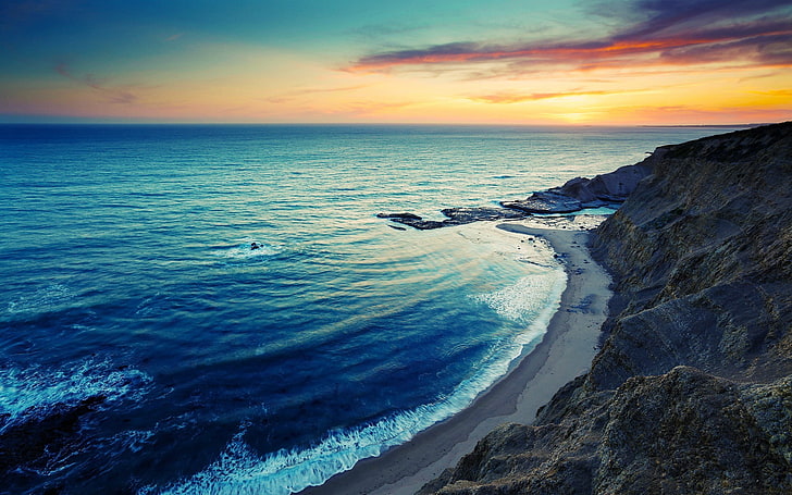 малоугловая фотография побережья, фото, природа, скалы, море, закат, побережье, горизонт, небо, HD обои
