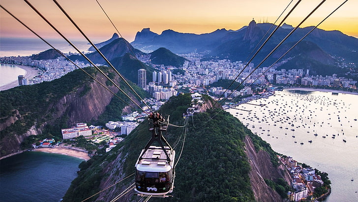 горный хребет, канатная дорога, гора, небо, аэрофотосъемка, туристическая достопримечательность, станция холма, туризм, горы, город, канатная дорога Сахарная голова, пляж Копакабана, Рио-де-Жанейро, Бразилия, HD обои