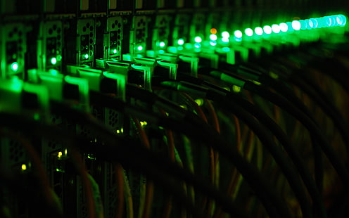 черные компьютерные кабели, черные кабели с зелеными светодиодами, сеть, сервер, боке, компьютер, технология, HD обои HD wallpaper