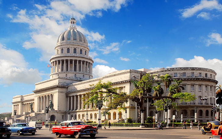 graues konkretes Gebäude, Auto, Straße, Havana, Kuba, HD-Hintergrundbild