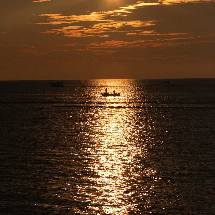 ocean under dawn, Fishing, ocean, dawn, sunset, sea, nature, dusk, sun, silhouette, summer, sunlight, water, reflection, sky, orange Color, HD wallpaper