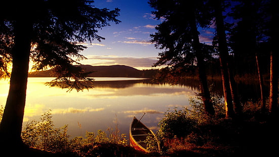 قارب ، بحيرة ، غروب الشمس ، أشجار ، مناظر طبيعية جميلة ، قارب ، بحيرة ، غروب الشمس ، أشجار ، مناظر طبيعية جميلة، خلفية HD HD wallpaper