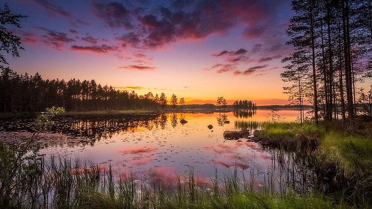 反射、ヘルベチンジャルビ国立公園、燃える夕日、湿地、夕日、荒野、国立公園、湖、夜、残光、フィンランド、ヨーロッパ、 HDデスクトップの壁紙