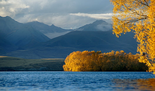 黄色の木の写真、テカポ湖、テカポ湖、秋、テカポ湖、NZ、青、水域、黄色、木、写真、色、パブリックドメイン、献身、CC0、ジオタグ付き、写真、自然と青い水、山、風景、風景、屋外、 HDデスクトップの壁紙 HD wallpaper