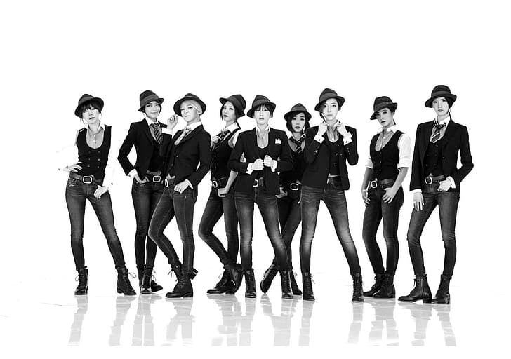Girls 'Generation, Kim Taeyeon, Jessica Jung, Tiffany Hwang, Im Yoona, Kim Hyoyeon, Lee Soonkyu, Kwon Yuri, Seohyun, Choi Sooyoung, monokrom, takım elbise, SNSD, Fedora, kadın grubu, HD masaüstü duvar kağıdı