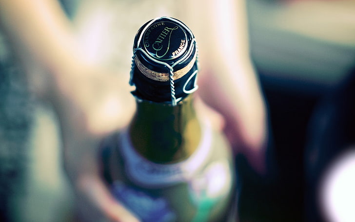 зеленая стеклянная бутылка, шампанское, бутылки, глубина резкости, алкоголь, макро, HD обои