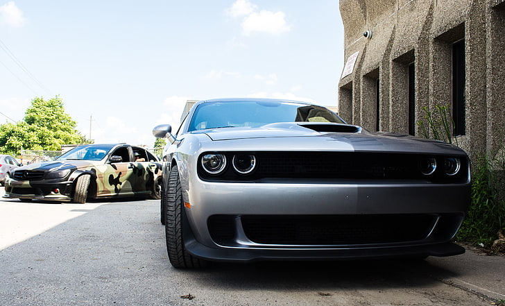 gray car, Dodge Challenger Hellcat, Dodge, Dodge Challenger, SRT, Mercedes C63 AMG, Mercedes-AMG, Mercedes-Benz, C63 AMG, camouflage, challenger, muscle cars, supercars, luxury cars, exotic, car, transport, race cars, HD wallpaper