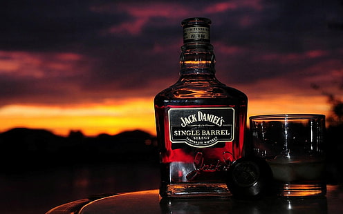 Jack Daniels Whisky Drink-Fond d'écran de marque .., bouteille de whisky à baril unique de Jack Daniel, Fond d'écran HD HD wallpaper