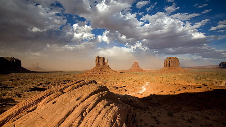 paisaje, roca, montañas, desierto, naturaleza, Monument Valley, carretera, formación rocosa, nubes, cielo, Fondo de pantalla HD