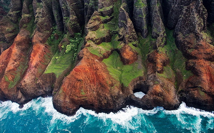 nature, landscape, Kauai, aerial view, mountains, island, coast, sea, cliff, grass, rock, HD wallpaper