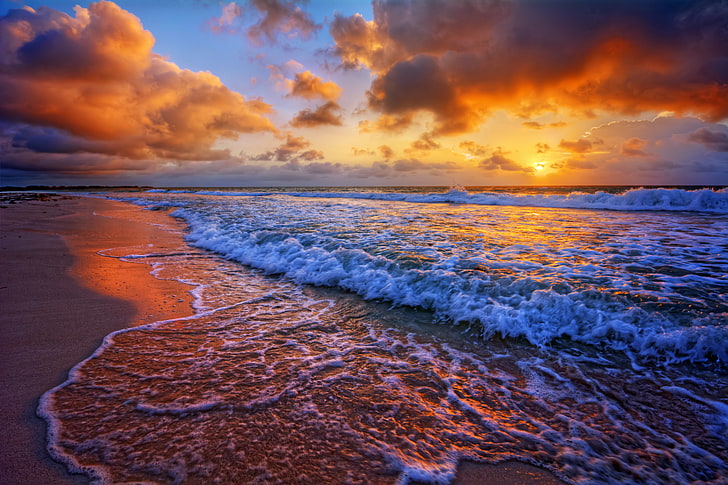جسم مائي أثناء غروب الشمس ، البحر ، السحب ، غروب الشمس ، الأمواج، خلفية HD