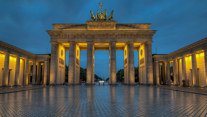Бранденбургска порта, Бранденбургска тор, Берлин, Германия, Европа, забележителност, колона, небе, туристическа атракция, неокласически паметник, паметник, архитектура, вечер, HD тапет