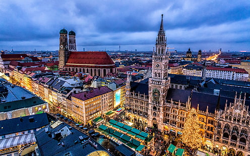 Мюнхен, Германия, город, ночь, здания, огни, коричневый шпиль церкви, Мюнхен, Германия, город, ночь, здания, огни, HD обои HD wallpaper