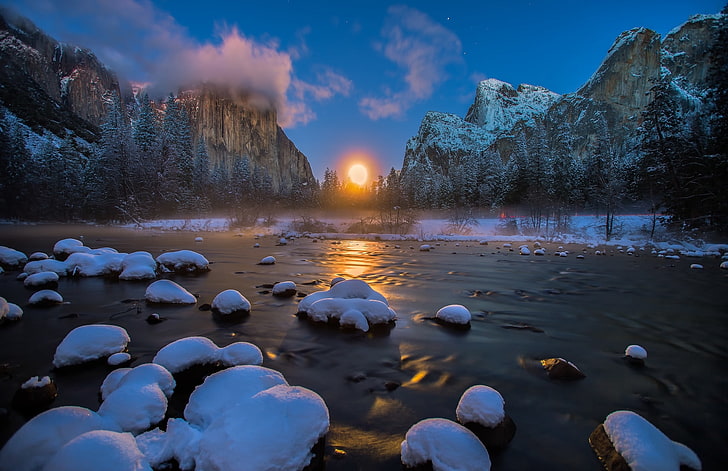 green mountain, winter, forest, snow, mountains, river, the moon, USA, Yosemite National Park, Gates of the Valley, HD wallpaper