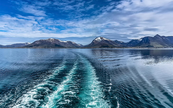 ロフォーテン諸島、ノルウェー、海、冬、青、雲、山脈の近くの澄んだ青い海、ロフォーテン諸島、ノルウェー、海、冬、青、雲、 HDデスクトップの壁紙