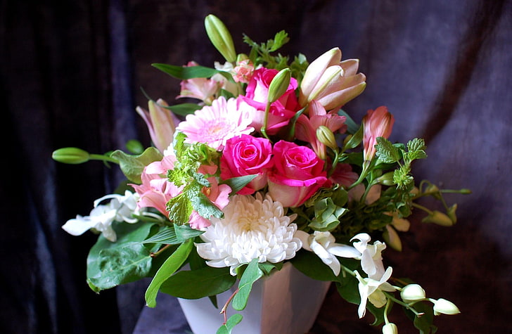 white and pink mums, roses and lilies centerpiece, rose, chrysanthemum, gerbera, flower, leaves, song, HD wallpaper