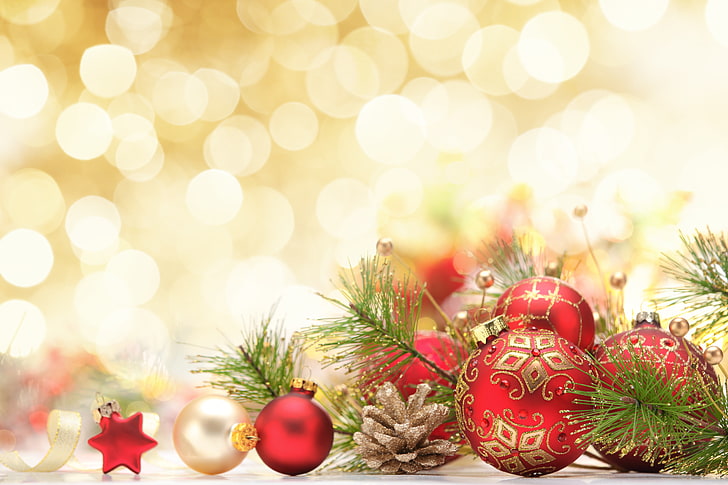 빨간색과 금색 싸구려, 공, 장식, 휴일, 새해, 크리스마스, HD 배경 화면