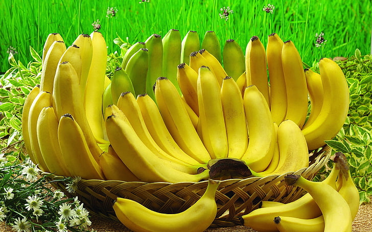 racimos de plátanos maduros, plátanos, racimos, comida, cesta, fruta, Fondo de pantalla HD