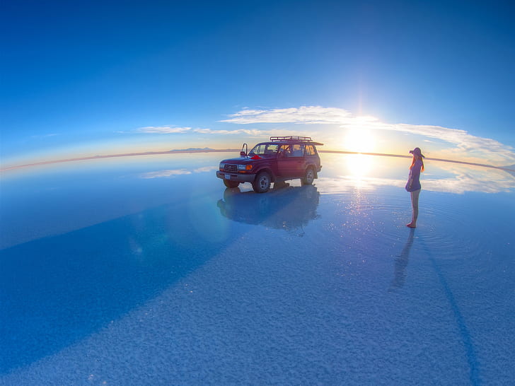 Uyuni Salt Lake, flicka, Toyota pickup, solnedgång, blå himmel, röd suv, Uyuni, Salt, Lake, Girl, Toyota, Pickup, Sunset, Blue, Sky, HD tapet