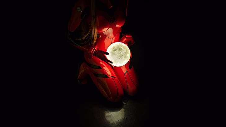 Asuka Langley Soryu, Neon Genesis Evangelion, cosplay, gelap, bodysuit merah, lateks, bodysuit lateks, latar belakang hitam, latar belakang sederhana, plugsuit, bodysuit, Wallpaper HD