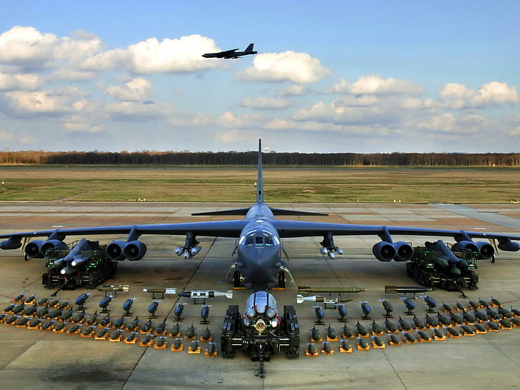 B52 Bomber, military, aircraft, cool, bomb, airfield, plane, 1080i, bombs, bomber, massive, 1080p, HD wallpaper