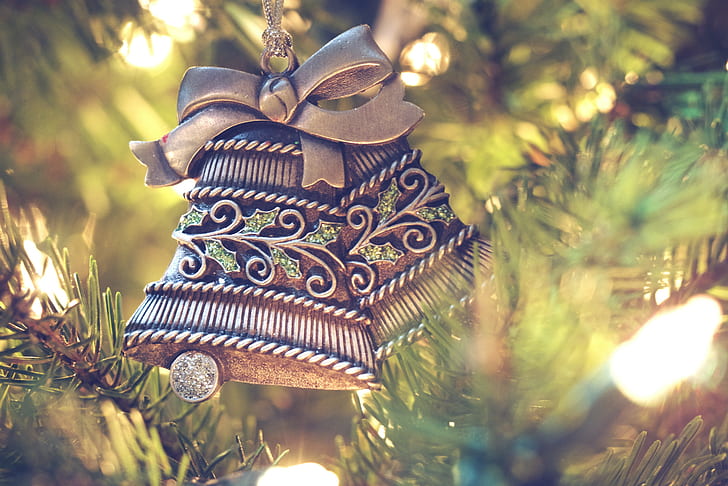 Noel dekorasyon, Yeni Yıl, kahverengi ve gri çan yılbaşı ağacı süsleme, ışıklar, çan, köknar, Noel, Yılbaşı, dekorasyon, Neşeli, Yılbaşı, dekor, HD masaüstü duvar kağıdı
