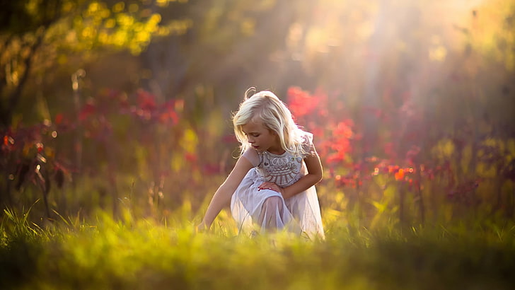 children, nature, sunlight, blonde, depth of field, white dress, squatting, Jake Olson, HD wallpaper