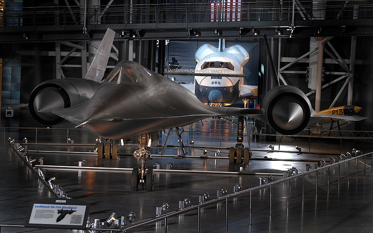 gray steel jet plane, aircraft, military aircraft, Lockheed SR-71 Blackbird, space shuttle, museum, HD wallpaper