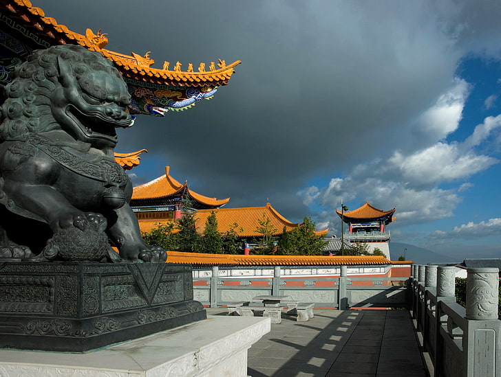 статуя серого дракона, небо, облака, дракон, дома, Китай, скульптура, HD обои