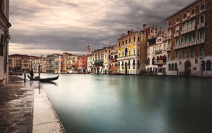 Alone On Canale Grande Venice Italy Hd Tv Wallpaper за настолни лаптопи и мобилни телефони 3840 × 2400, HD тапет