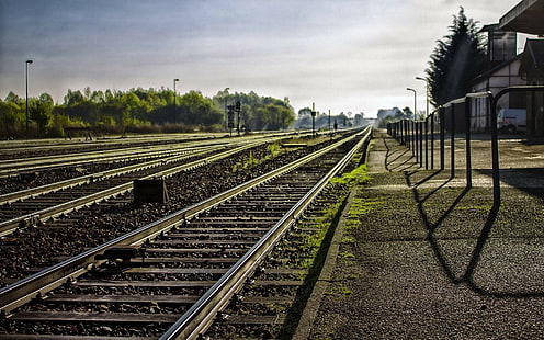 Eisenbahn, Moos, Sonnenlicht, Bahnhof, HD-Hintergrundbild HD wallpaper