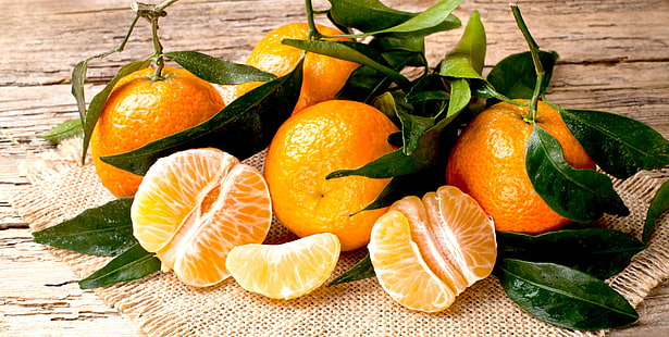оранжевые фрукты, стол, еда, размытие, сад, зеленый, листья, россыпи, цитрусовые, витамины, немой, апельсин, салфетка, боке, сочные, вкусные, мандарины, фрукты, обои., мандарин, HD обои HD wallpaper