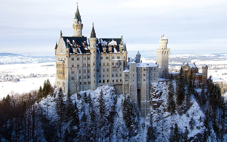 кафяв и бял бетонен каменен замък, сграда, замък, сняг, замък Нойшванщайн, Германия, HD тапет