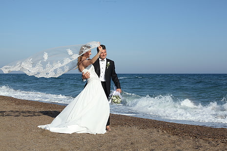 sea, wave, summer, joy, bouquet, dress, walk, the bride, veil, wedding, the groom, bride, groom, HD wallpaper HD wallpaper