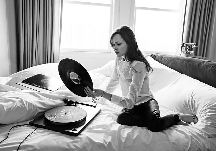 Ellen page, Vinyl, Record, Player, The hollywood reporter, Black white, HD wallpaper