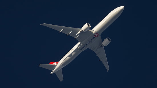 الطائرة من طراز بوينج 777 أثناء الطيران الخطوط الجوية التركية، خلفية HD HD wallpaper