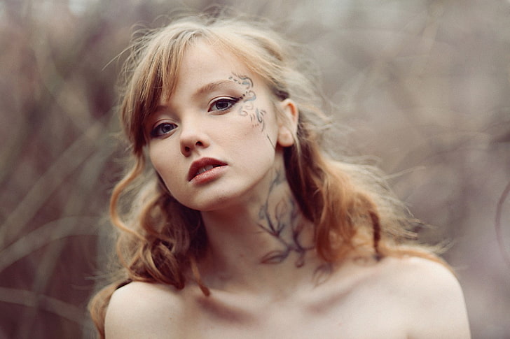 Looking At Viewer, Olesya Kharitonova, ruiva, tatuagem, mulheres, HD papel de parede