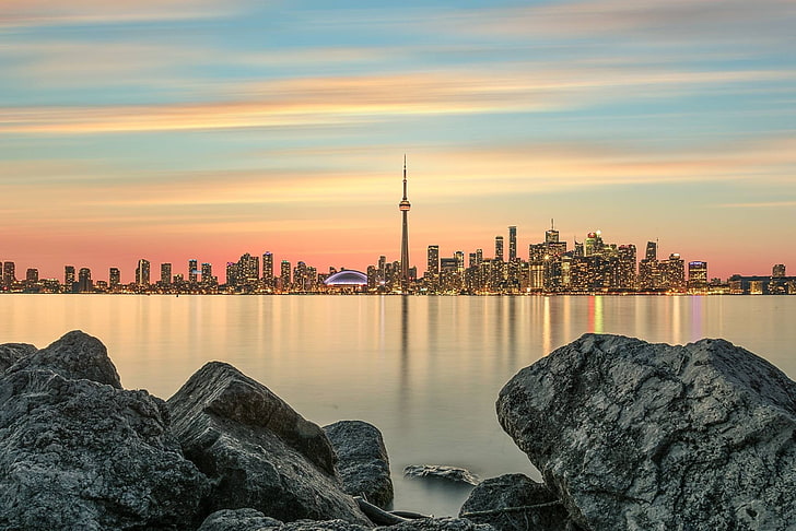 graues und weißes Blumengewebesofa, Toronto, Langzeitbelichtung, Wasser, Gebäude, Stadt, Sonnenuntergang, Felsen, Kanada, Skyline, HD-Hintergrundbild