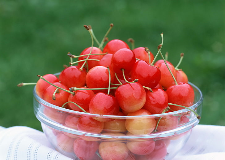 bowl of red cherries, cherries, green background, plate, HD wallpaper