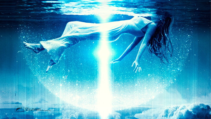 Mujer flotando en la fotografía de agua, Axwell, Eterno sol de la mente inmaculada, ángel, gelatina, medusa, luces, columpios, faro, pájaros, espacio, astronauta, submarino, flotante, Fondo de pantalla HD