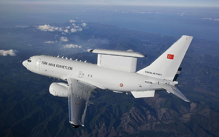 空に白い飛行機、トルコ空軍、トルコ、トルコ軍、軍用機、航空機、軍、 HDデスクトップの壁紙
