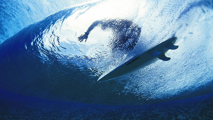 planche de surf blanche, surf, surfeur, eau, profondeur, Fond d'écran HD