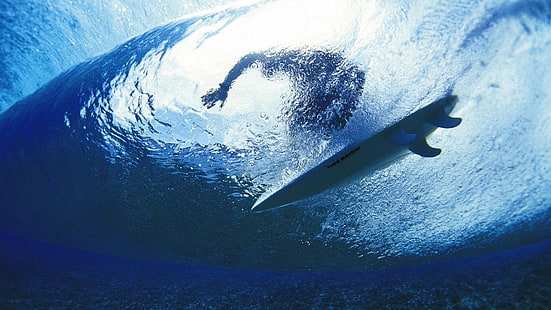 白いサーフボード、サーフィン、サーファー、水、深さ、 HDデスクトップの壁紙 HD wallpaper