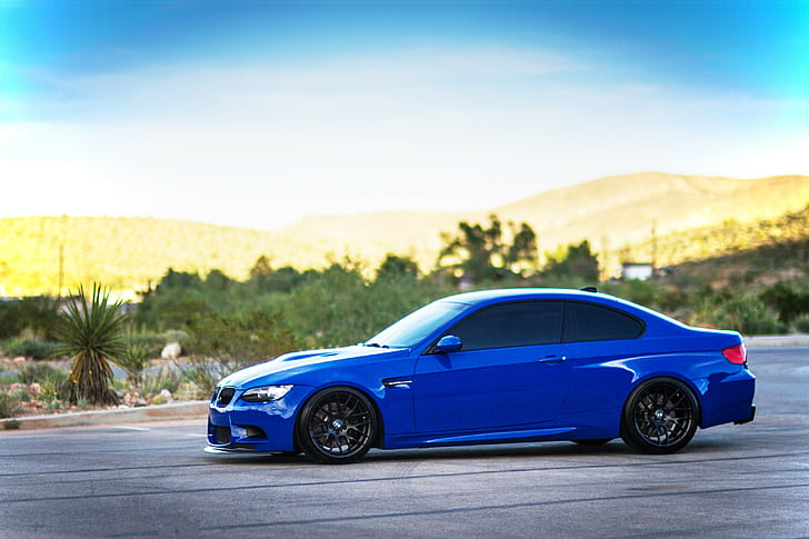Niebieskie BMW M3, niebieskie bmw e90, chmury, niebo, dyskoteka, czarny, profil, niebieski, bmw, E92, M3, Tapety HD