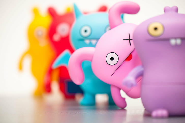 five figurines lined up standing on gray surface, five, figurines, up, gray, surface, AF, Micro, NIKKOR, f/3, 3.5G, DX, OX, Trunko, Wage, uglydoll, piggy Bank, finance, savings, pink Color, pig, coin Bank, HD wallpaper