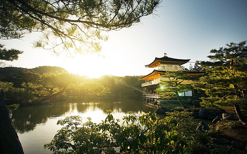 Храмът на Златния павилион, азиатска архитектура, езеро, слънчева светлина, Япония, Киото, дървета, HD тапет HD wallpaper